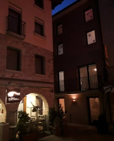 facciata Casa Martina by night